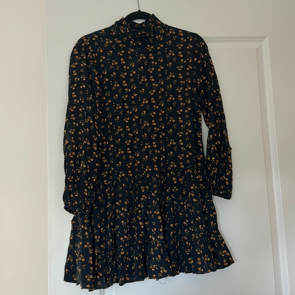 Zara size xs black mjni dress long sleeves orange floral